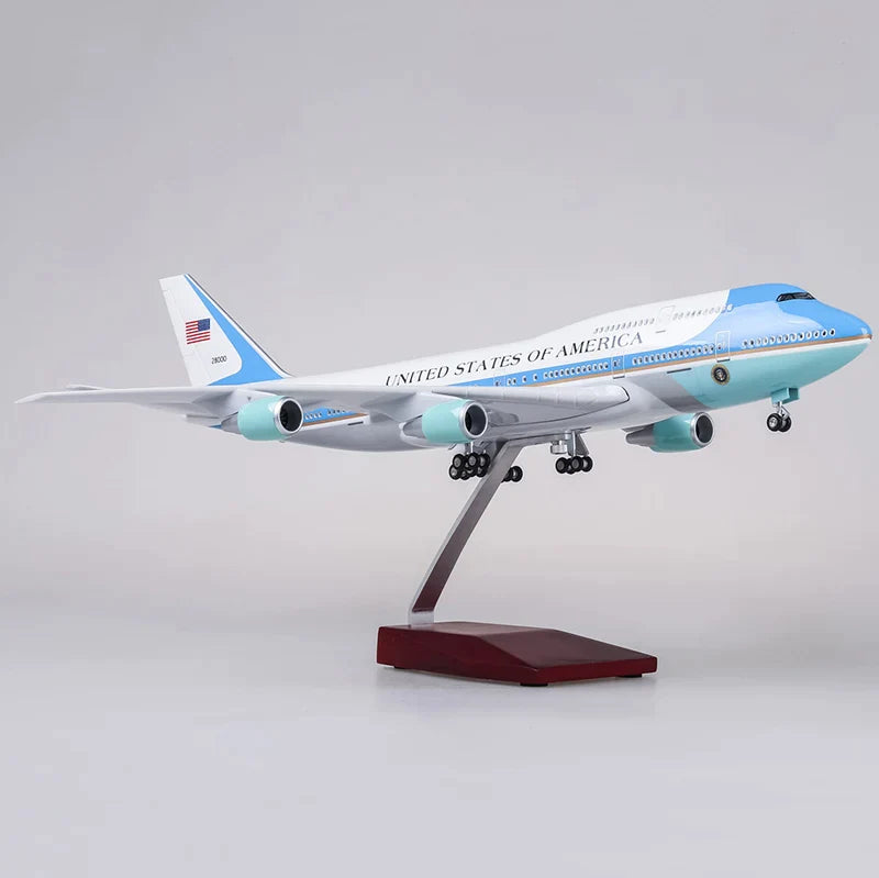 Boeing B747 - Air Force One model, 50.5CM in size, equipped with lights and sound control.